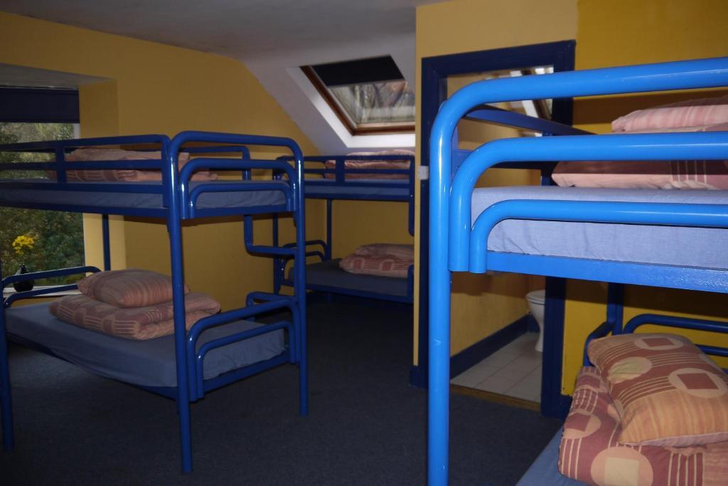 The Connemara Hostel - Sleepzone Линон Номер фото