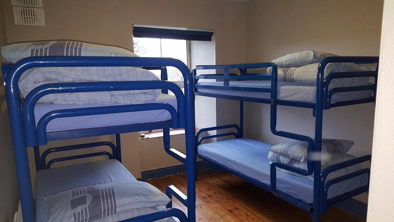 The Connemara Hostel - Sleepzone Линон Экстерьер фото