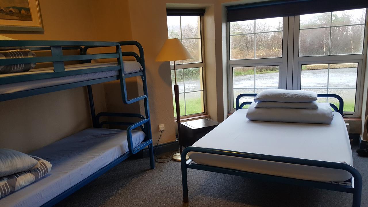 The Connemara Hostel - Sleepzone Линон Экстерьер фото