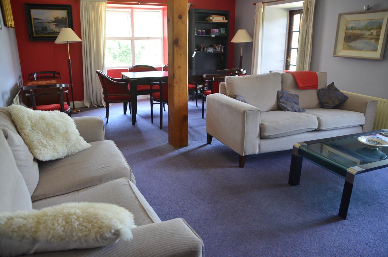 The Connemara Hostel - Sleepzone Линон Экстерьер фото